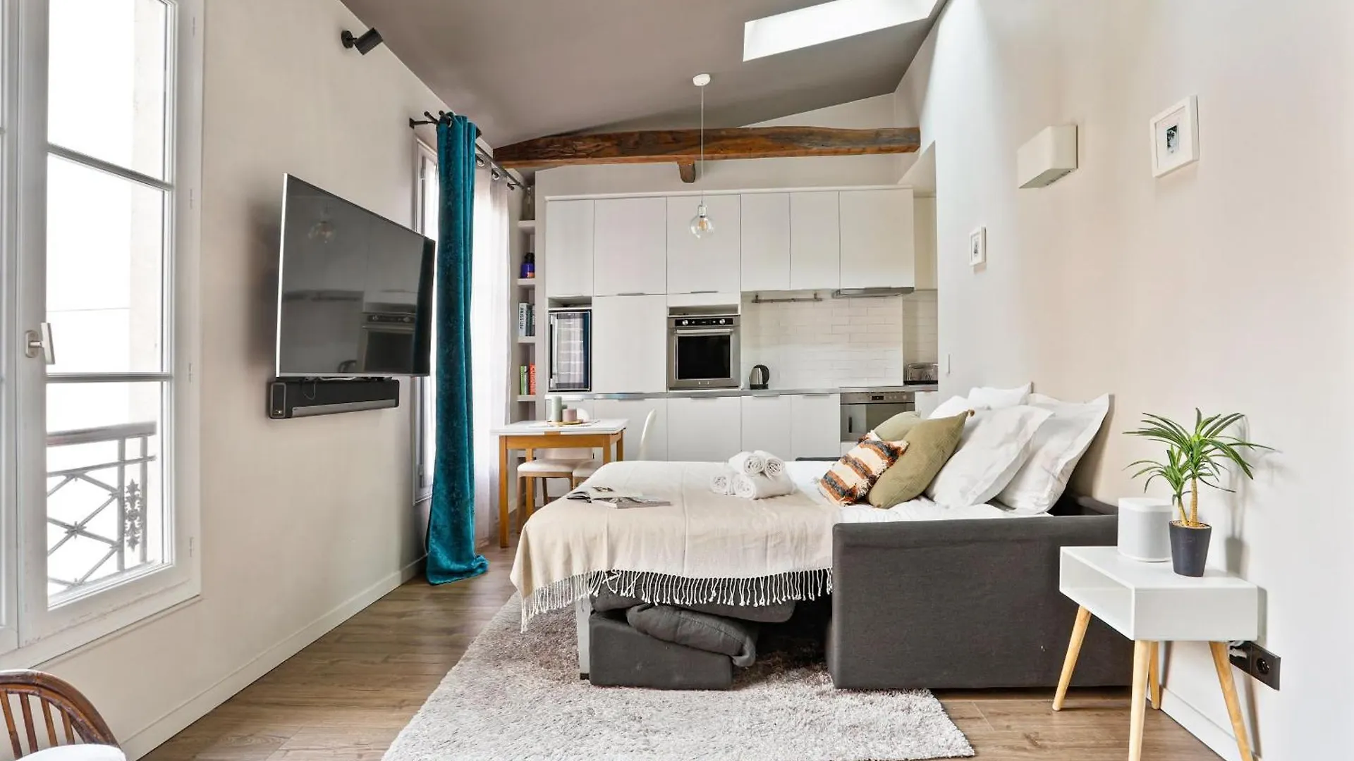 Eiffel Tower & Champ De Mars - 1Br - Cityapartmentstay 파리 프랑스