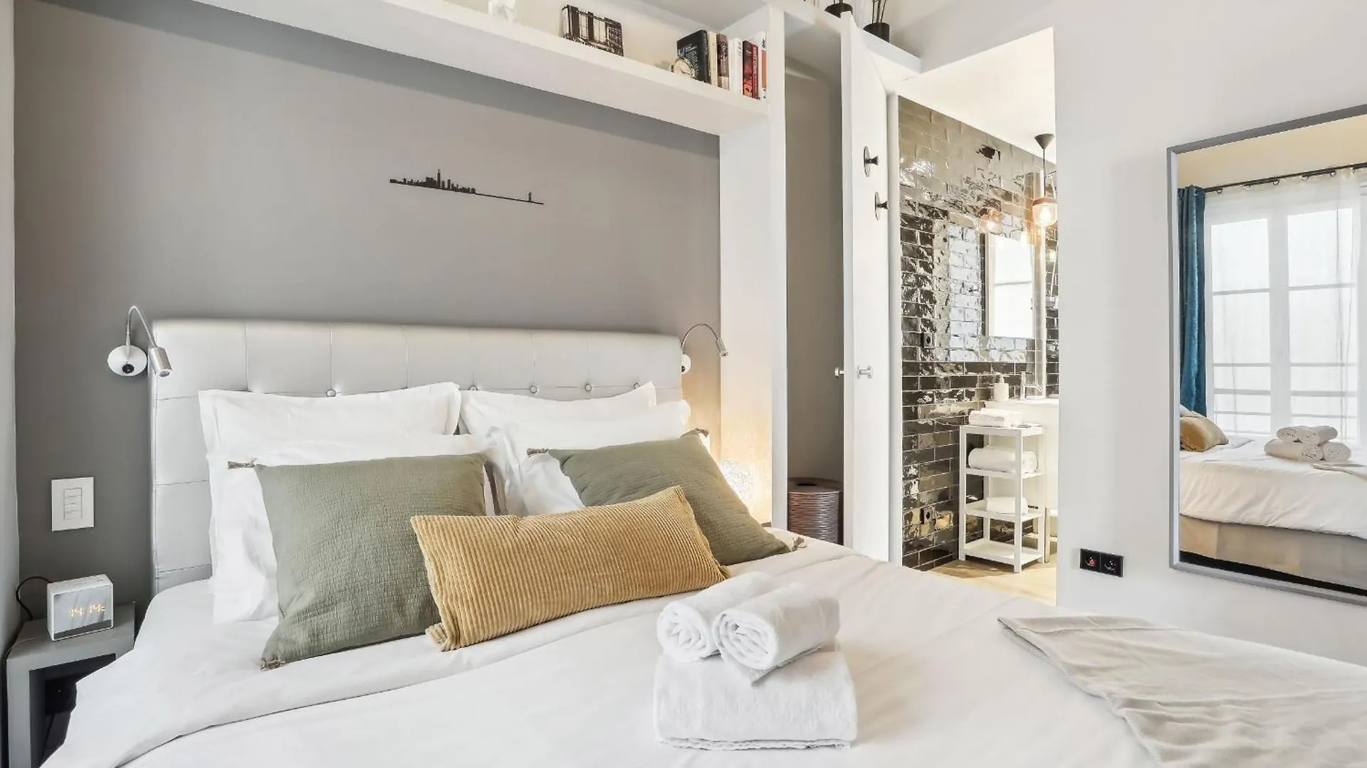 Eiffel Tower & Champ De Mars - 1Br - Cityapartmentstay 파리